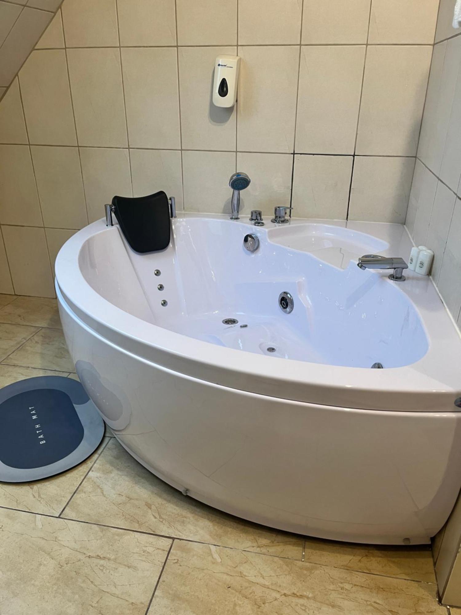 Zajazd Cicha Woda Maniowy Ngoại thất bức ảnh